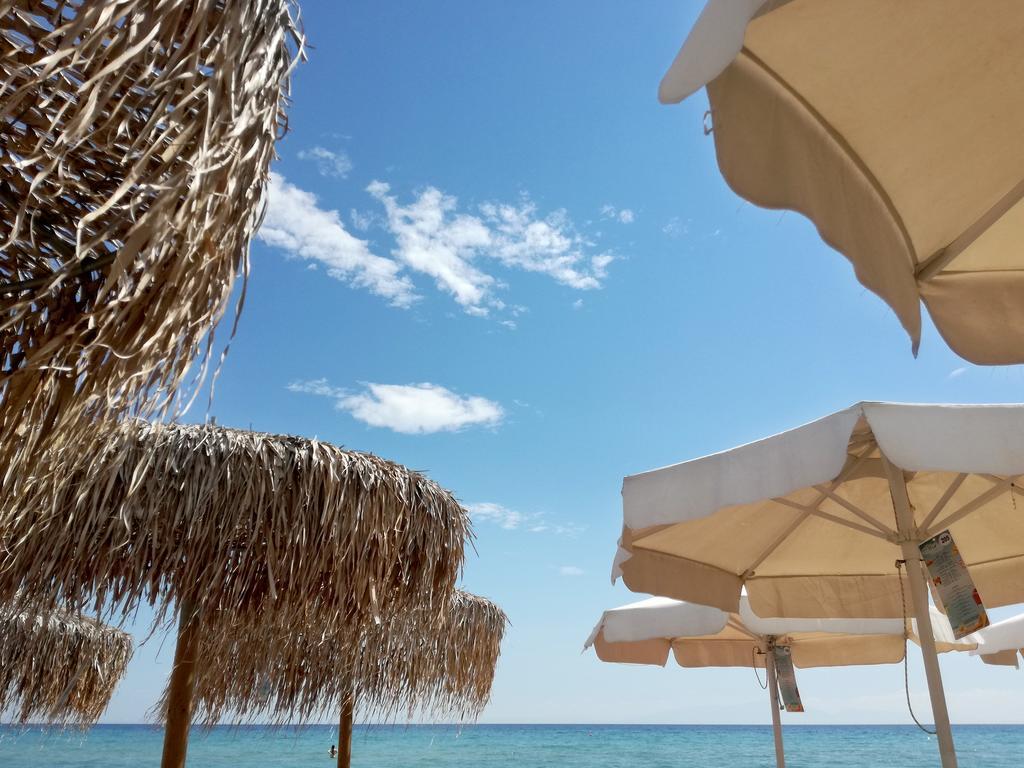 Beach Front Villa Nea Kallikrateia المظهر الخارجي الصورة